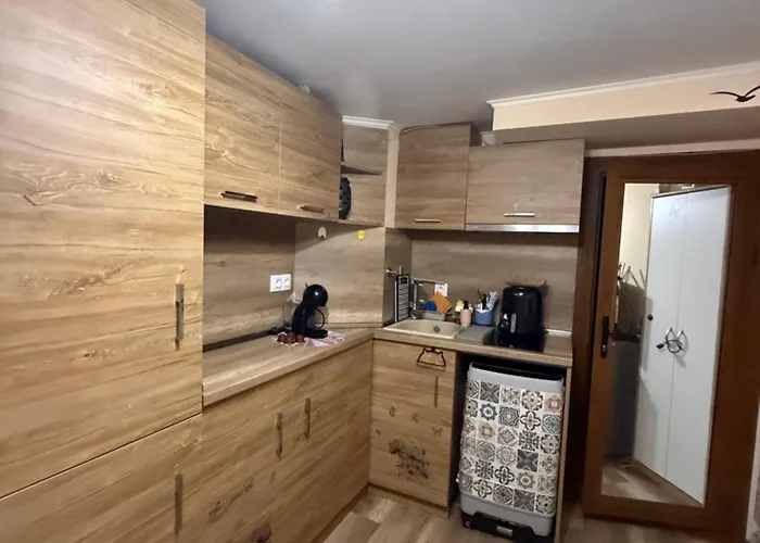 студио-джени Бургас